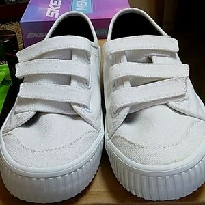 Sperry ladies  size 10 sneakers Final price b4 donate